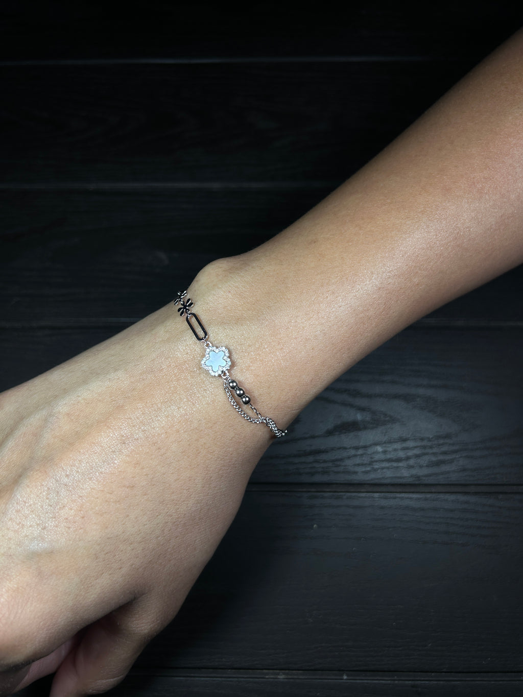 Little Pearl Clover Silver Bracelet | Silver Pearl MOP Bracelet